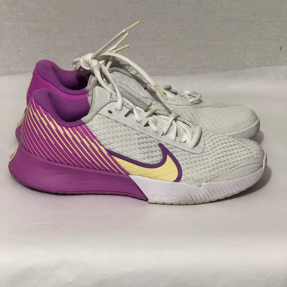 NikeCourt Air Zoom Vapor Pro 2 - size 8